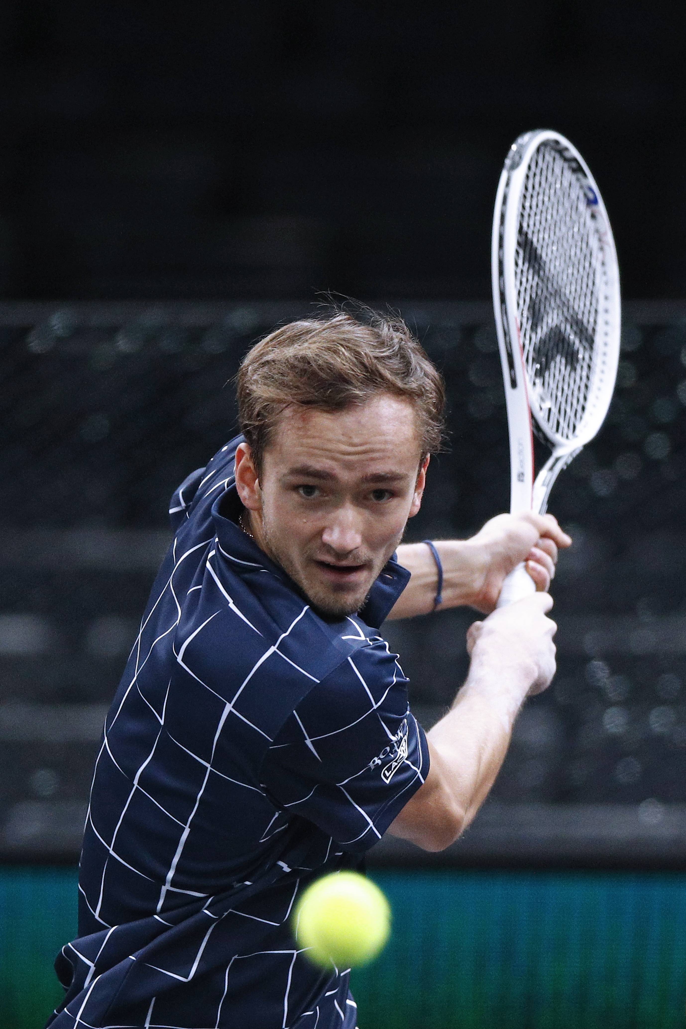 包含西班牙网球队绝杀世界网球队,梅德韦杰夫惊艳世界的词条 包含西班牙网球队绝杀世界网球队,梅德韦杰夫惊艳世界的词条