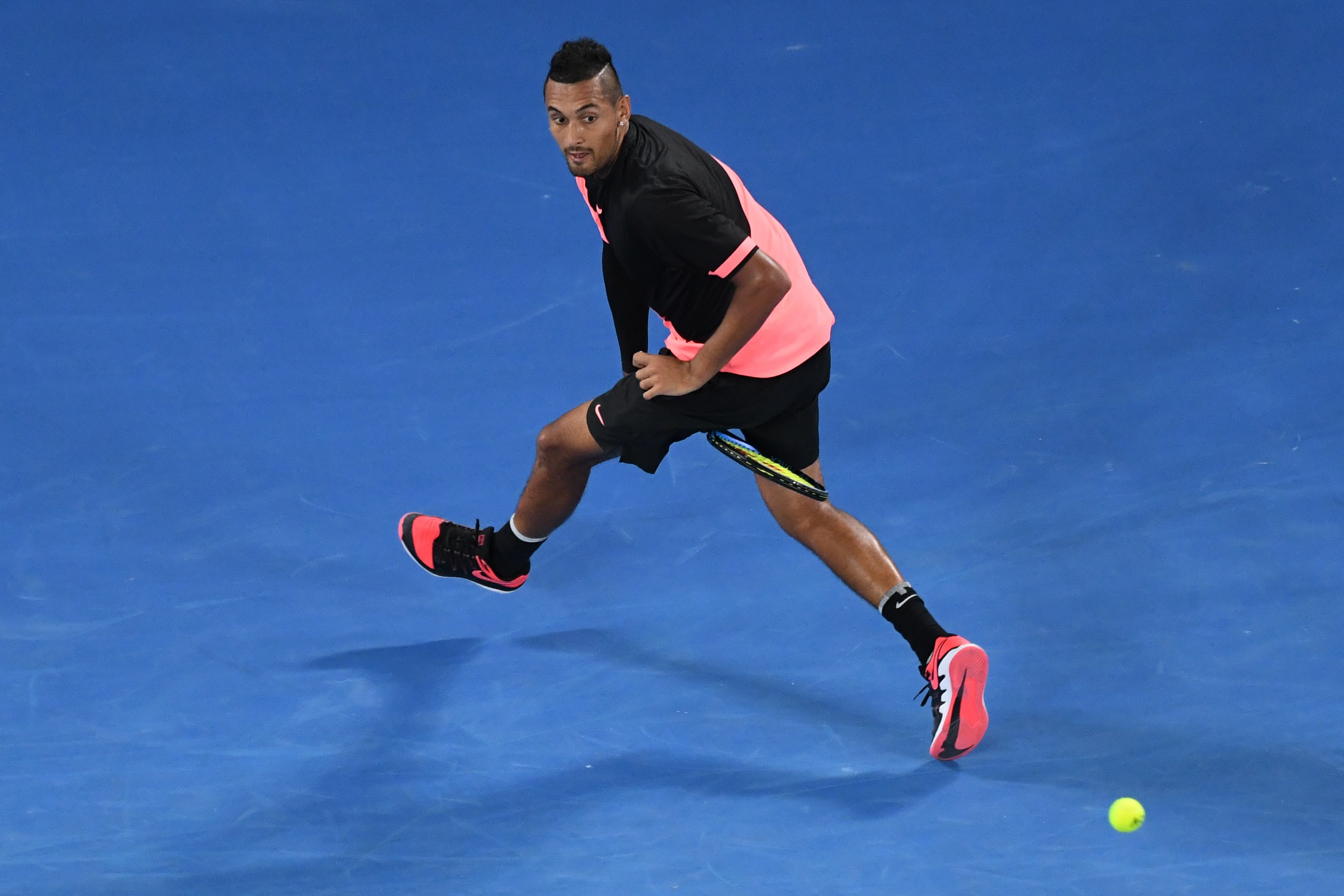 西班牙网球队横扫澳大利亚网球队，克耶高斯爆发神勇的简单介绍