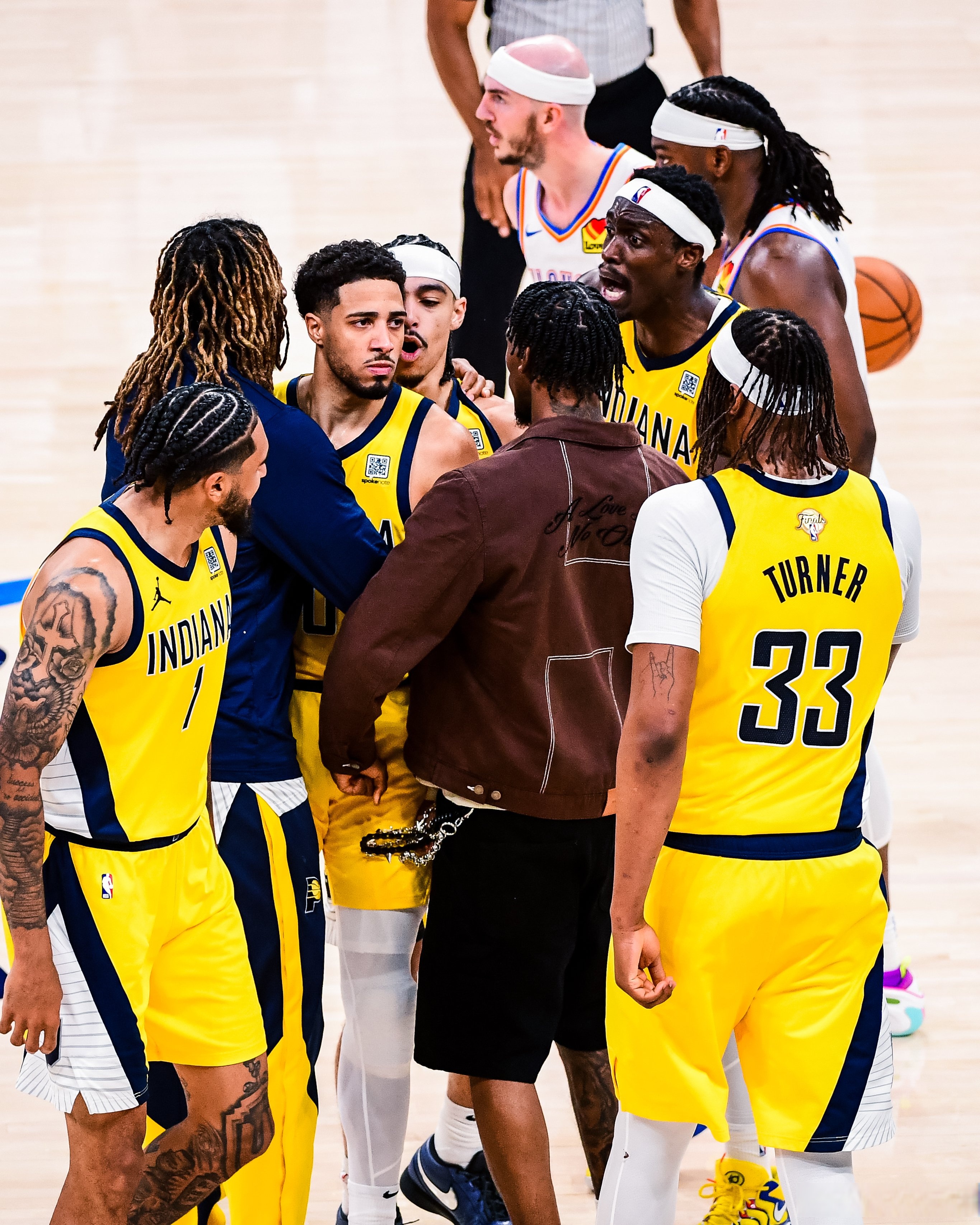 包含步行者逆转火箭，终结三连败的词条