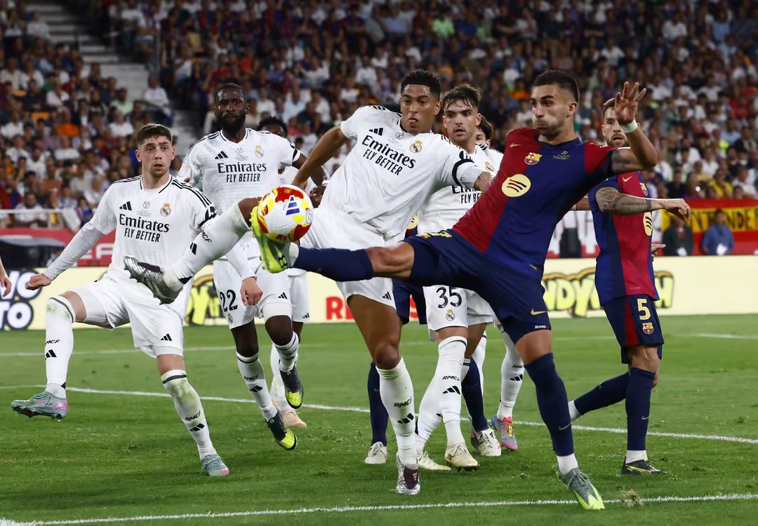 巴萨PK拜仁，双雄对决场面火爆的简单介绍