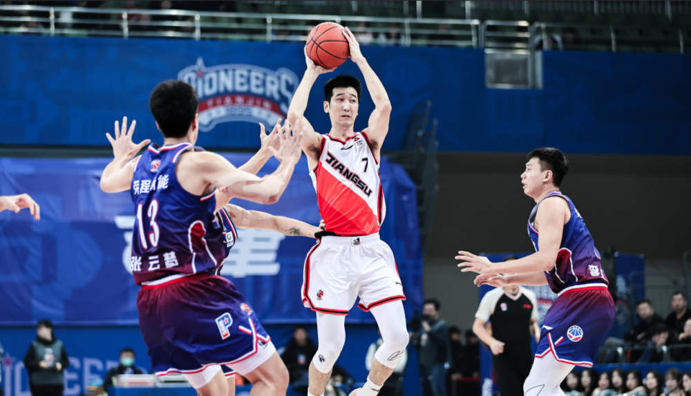 包含神奇箭队新秀实力爆发为球队贡献关键一击的词条