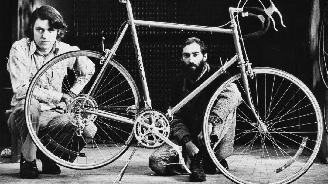 PG电子线上登入-美国自行车选手速度超群，登顶金牌的简单介绍