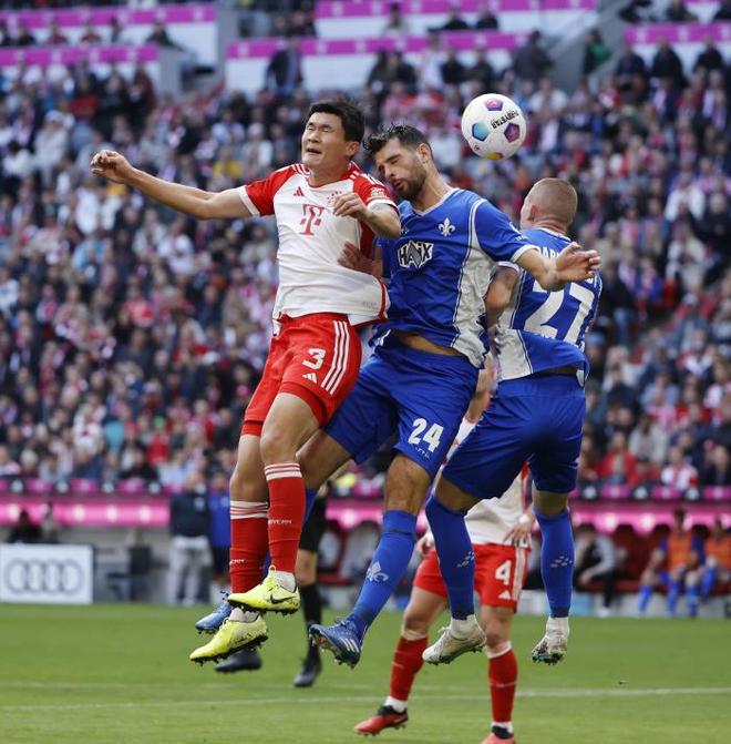 关于沙尔克客场战平奥格斯堡，难得一分的信息