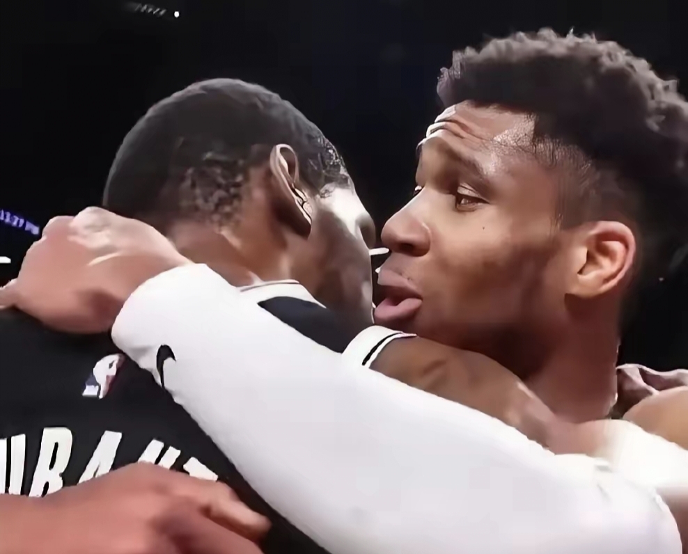 PG电子线上登入-包含上海队碾压步行者，字母哥状态火热的词条