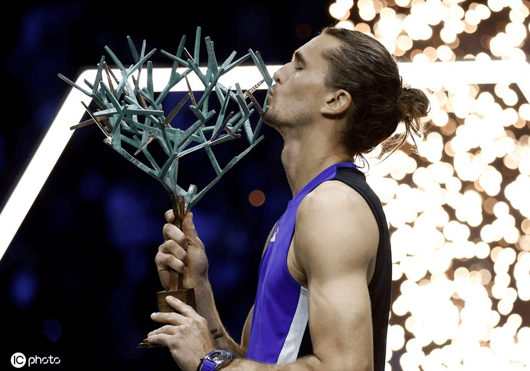 PG电子娱乐官网下载-世界网球队完胜西班牙网球队，兹维列夫打破历史纪录的简单介绍