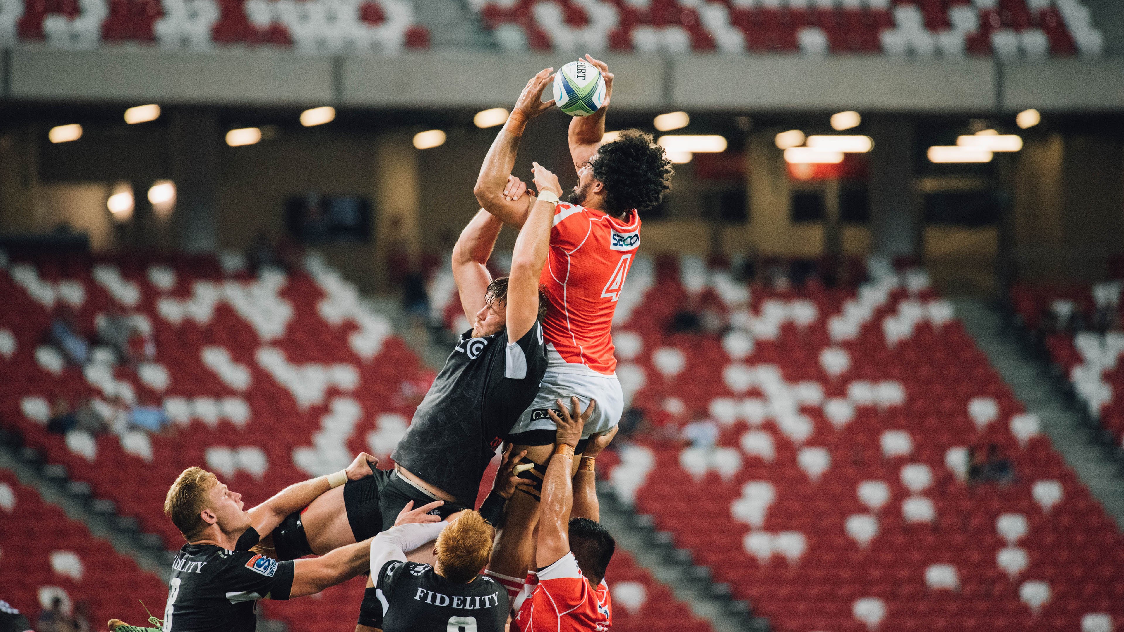 欧冠淘汰赛之夜，福克斯的制胜时刻，一场注定被铭记的传奇